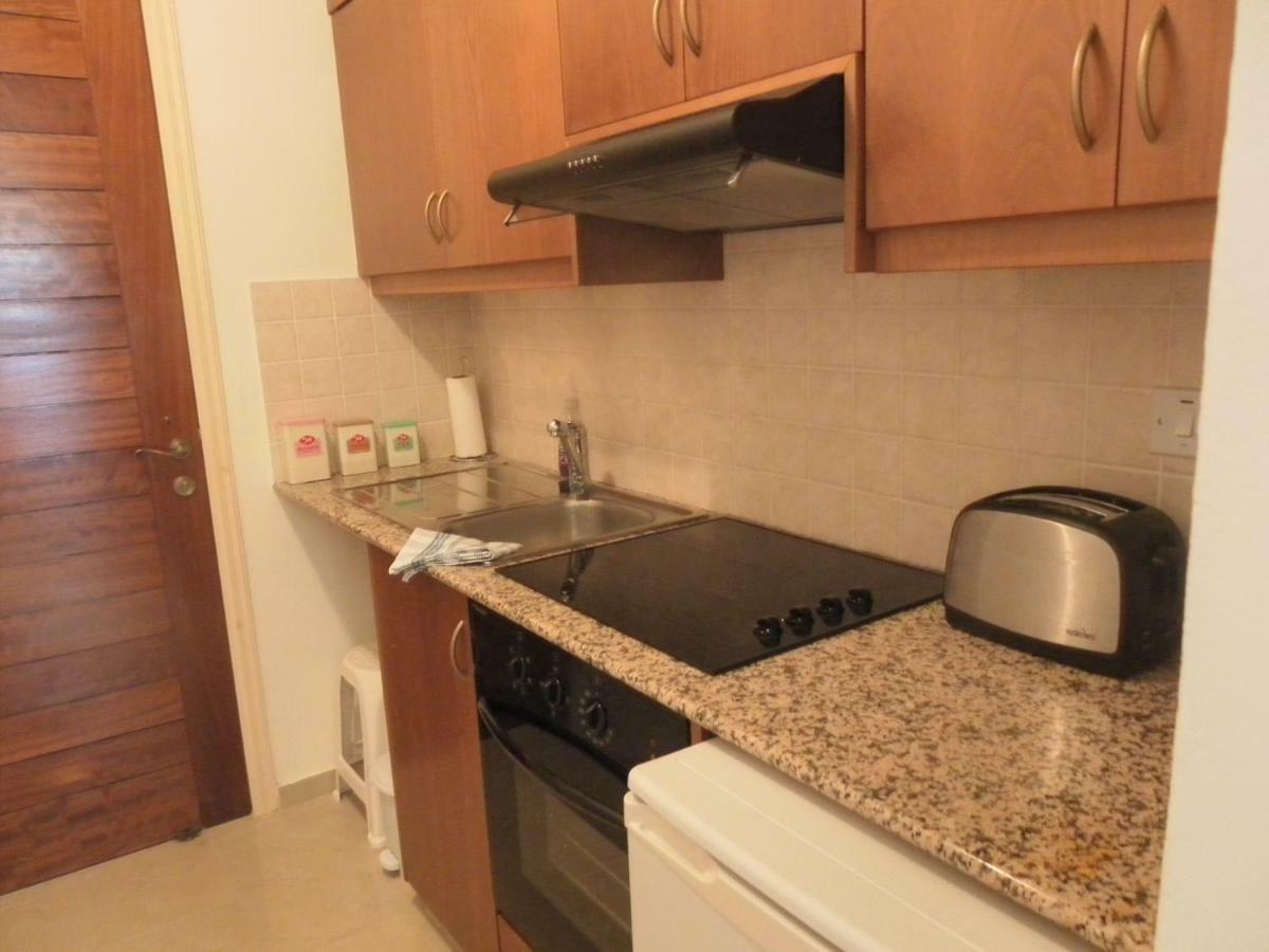 Studio, E104 With Double Bed, Kitchen & Shower Room, Sunny Balcony Peyia Exterior foto