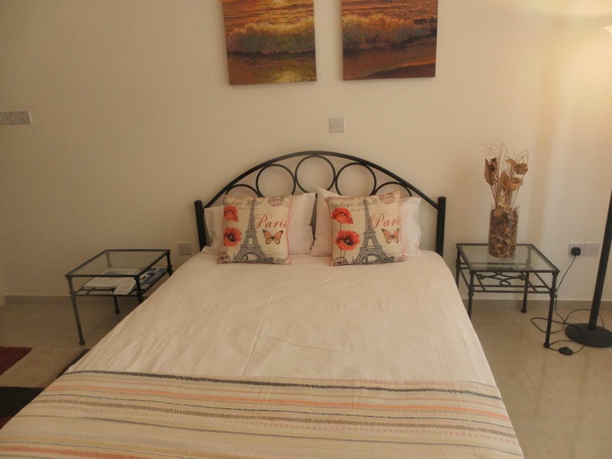 Studio, E104 With Double Bed, Kitchen & Shower Room, Sunny Balcony Peyia Exterior foto